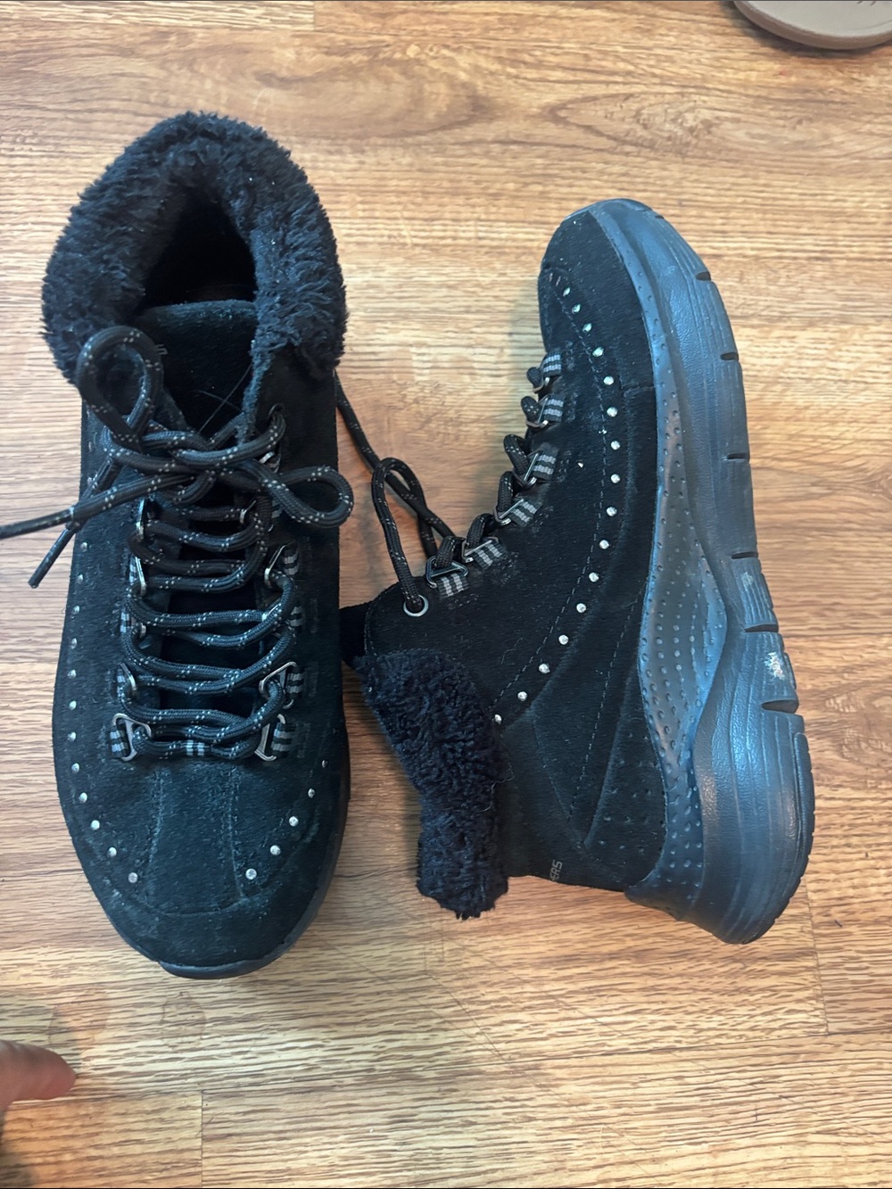 Skechers Black Faux-Fur Lined Women's Winter Boots with Stud Accents